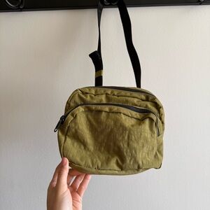 BAGGU Fanny Pack in Green Color
